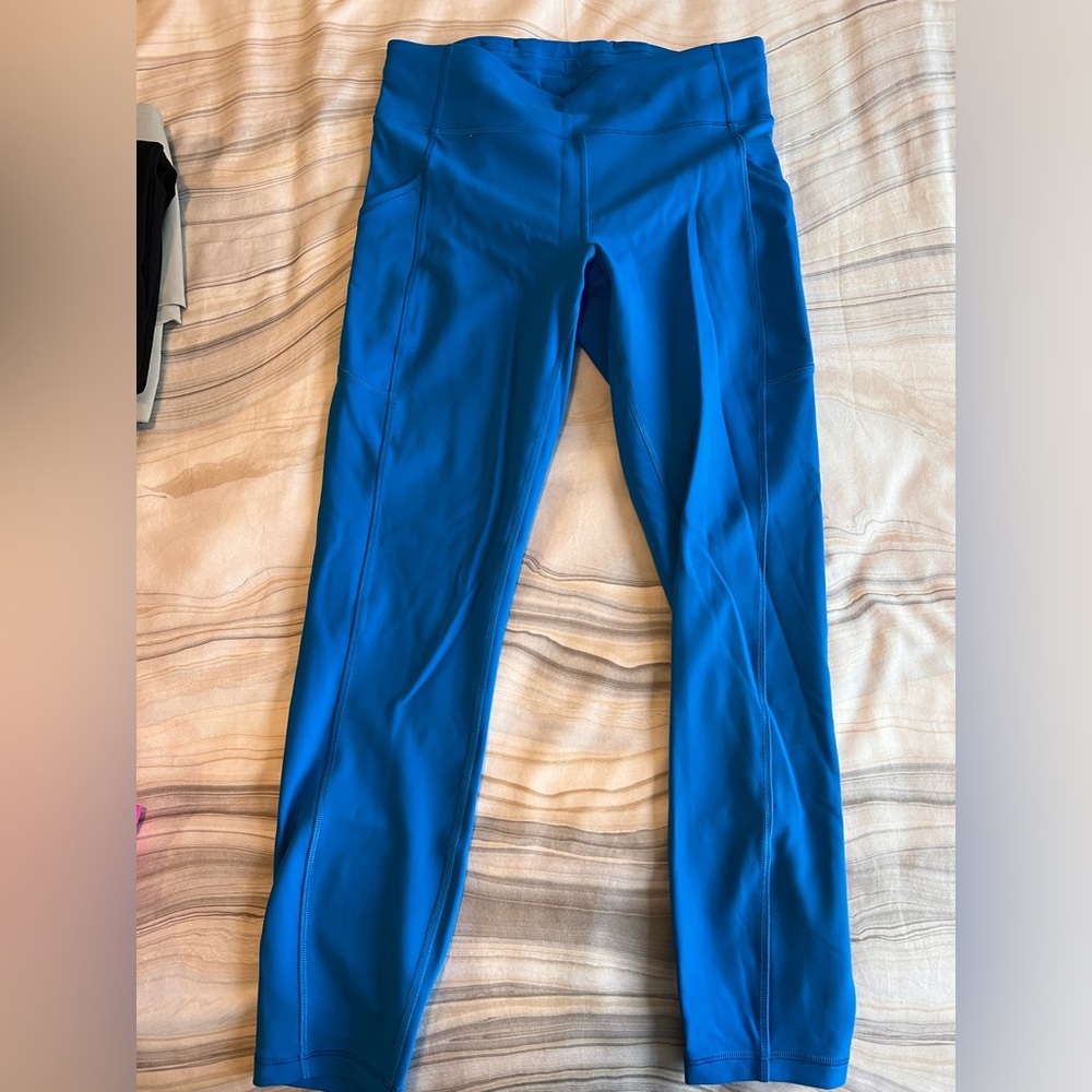 25” lululemon high rise wonder train leggings with pockets